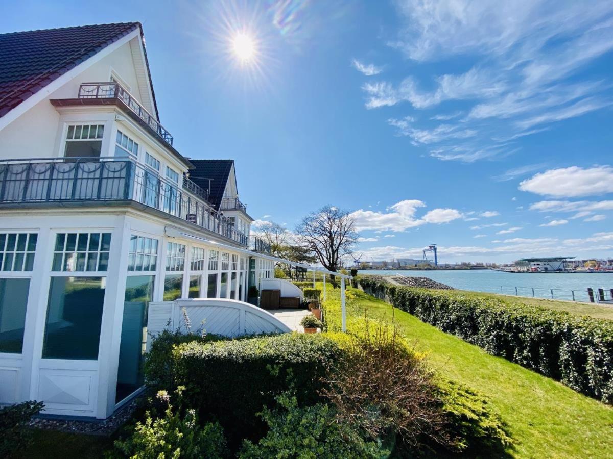 Lotsenhaus/Ostseetoern Rostock Dış mekan fotoğraf